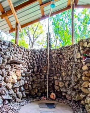 sun creek lodge sunshine cabana shower 4 5